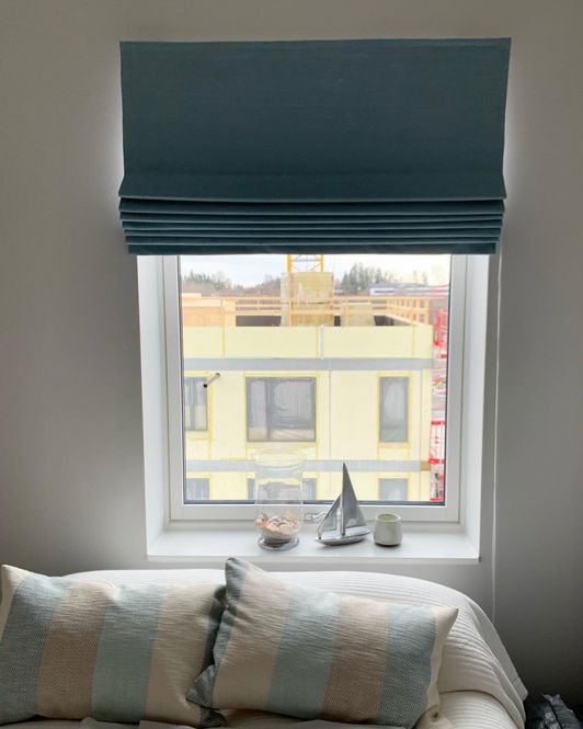 Hovedbilde Liftgardin i Linara stoff  fra Romo