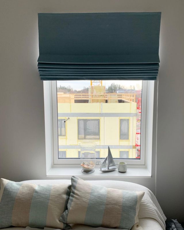 Liftgardin i Linara stoff  fra Romo