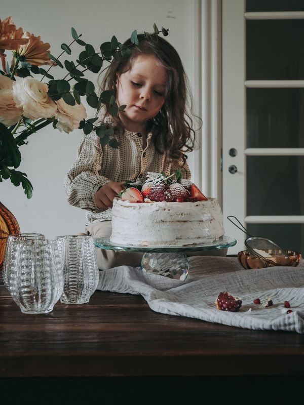 Shadow Cake Stand - Clear